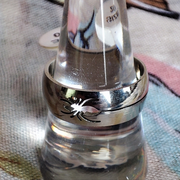 Stainless Steel Silver Tone Unisex Size 10 Dual Spider Cut-Out Band Ring - Picture 5 of 6